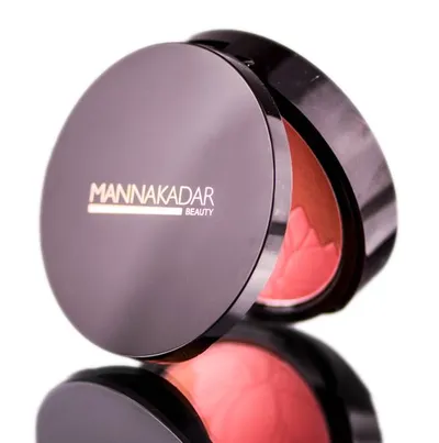 Manna Kadar Blossom Floral Compact (Paletka róży i rozświetlaczy)