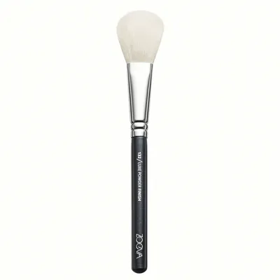 Zoeva 132 Luxe Powder Finish Brush (Pędzel do rozswietlacza)