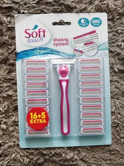 Soft Touch Shaving System (Zestaw maszynek do golenia)
