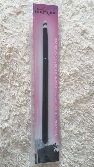 Ewa Schmitt Boutique,E yeshadow Brush (Profesjonalny pędzel do powiek efekt Smoky Eyes)