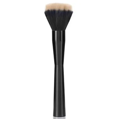 The Body Shop Fresh Nude Brush (Pędzel do podkładu)