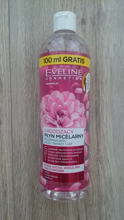 Eveline Cosmetics Łagodzący płyn micelarny do demakijażu oczu, twarzy i ust 5 w 1