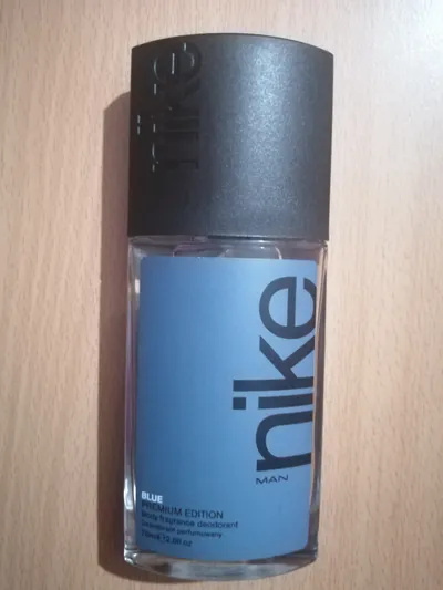 Nike Man, Blue Premium Edition Deodorant Natural Spray (Dezodorant perfumowany dla mężczyzn)
