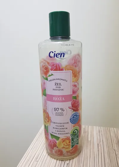 Cien Pełen Aromatu, Żel pod prysznic z botanicznym olejem kameliowym i różaną wodą kwiatową