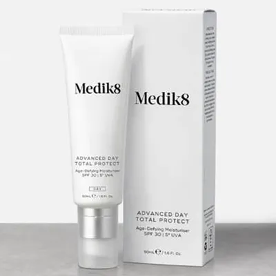 Medik8 Advanced Day Total Protect SPF 30 (Przeciwzmarszczkowy krem na dzień z filtrem SPF 30)