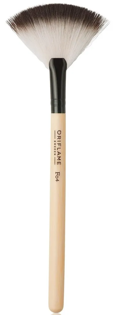 Oriflame Precision, Wachlarzowy pędzel do pudru F04