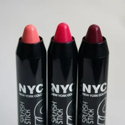 N.Y.C. Sweet Splash, Gloss Stick (Błyszczyk o kremowej konsystencji w sztyfcie)