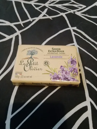 Le Petit Olivier Savon Extra Doux Lavande [Extra Mild Soap Lavender] (Ekstra delikatne mydło lawendowe)