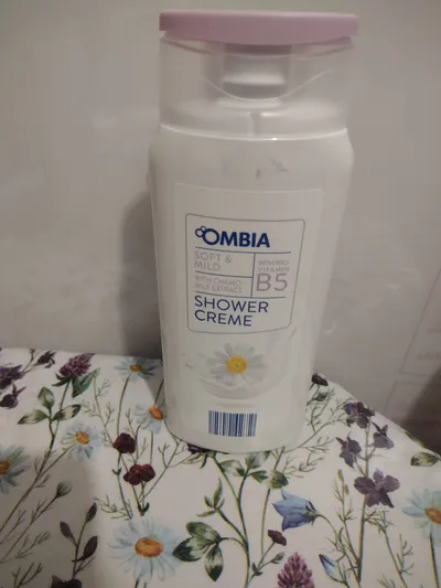 Ombia Shower Creme Chamomile (Kremowy żel pod prysznic `Rumianek`)
