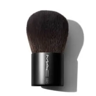 M.A.C. 182S Buffer Brush (Pędzelek z płaskim zakończeniem)
