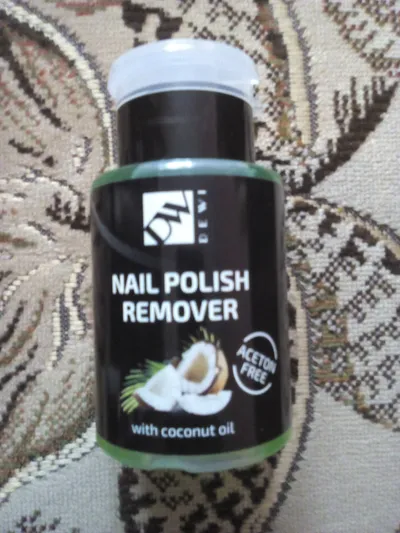 Dewi Cosmetics Nail Polish Remover with Coconut Oil Acetone Free (Zmywacz do paznokci bez acetonu z olejkiem kokosowym)