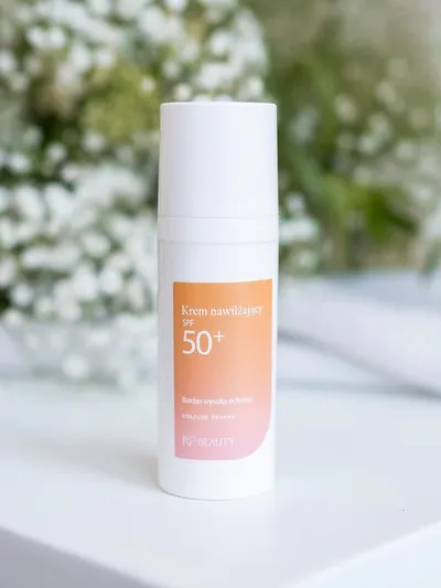 Roger Publishing (RP Beauty) Nawilżający krem z filtrem SPF50