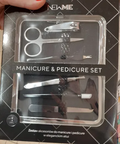 Action Manicure & Pedicure Set (Zestaw do manicure I pedicure)