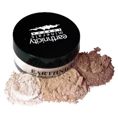 Earthnicity Silk Glow (Jedwabisty puder wykończeniowy)