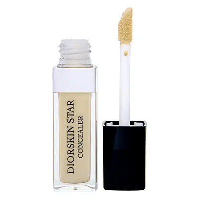 Christian Dior Diorskin Star, Sculpting Brightening Concealer (Rozświetlający korektor pod oczy)