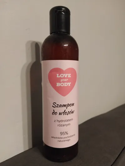 Love Your Body Szampon do włosów z hydrolatem różanym