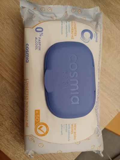 Cosmia Baby New Born Wet Wipes with Calendula Extract (Chusteczki dla niemowląt z ekstraktem z nagietka)