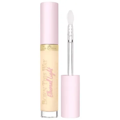 Too Faced Born This Way, Ethereal Light Illuminating Smoothing Concealer (Korektor do twarzy)