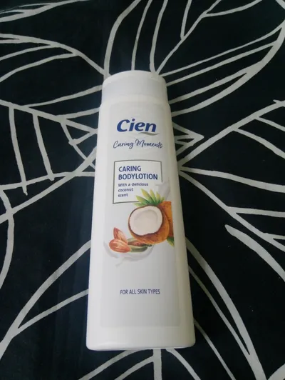 Cien Caring Moments, Caring Body Lotion (Pielęgnujący balsam do ciała)
