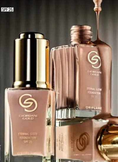 Oriflame Giordani Gold, Eternal Glow Foundation SPF 25 (Podkład do twarzy)