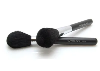 LancrOne Tapered Face Brush F215 (Pędzel do pudru)