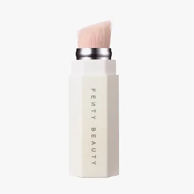 Fenty Beauty by Rihanna Portable Highlighter Brush (Pędzelek do rozświetlacza)