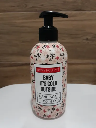 Action Happy Holidays, Baby It's Cold Outside Hand Soap (Mydło w płynie do rąk)