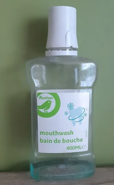 Auchan Mouthwash (Odświeżający płyn do płukania jamy ustnej bez alkoholu)