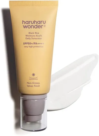HaruHaru Black Rice Moisture Airyfit Sunscreen SPF50+/PA++++ 50ml (Nawilżający krem ​​przeciwsłoneczny)