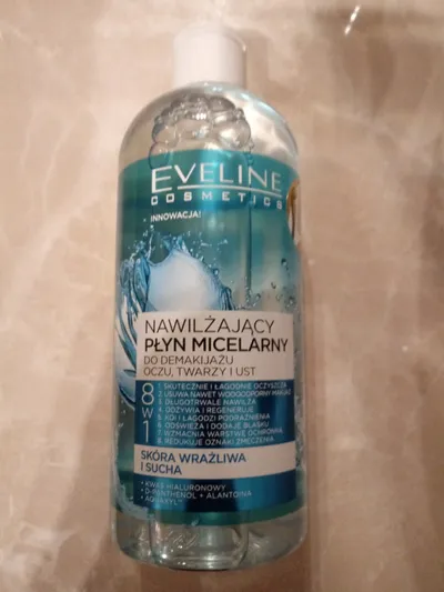 Eveline Cosmetics Nawilżający płyn micelarny 8 w 1