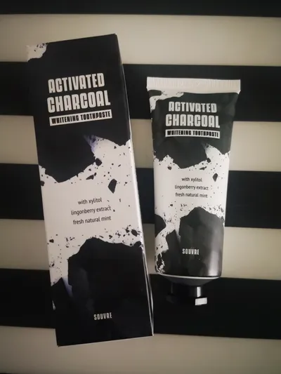Souvre Black Charcoal Toothpaste with Lingonberry Extract (Czarna pasta z węglem oraz ekstraktem z borówki brusznicy)