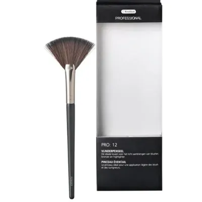 Kruidvat Professional,  Fan Brush  Pro 12 (Pędzel do twarzy wachlarzowy)
