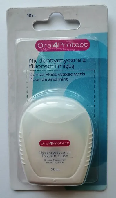 Oral4Protect Nić dentystyczna z fluorem i miętą