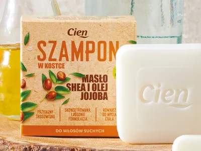 Cien Szampon do włosów suchych w kostce `Masło shea i olej jojoba`