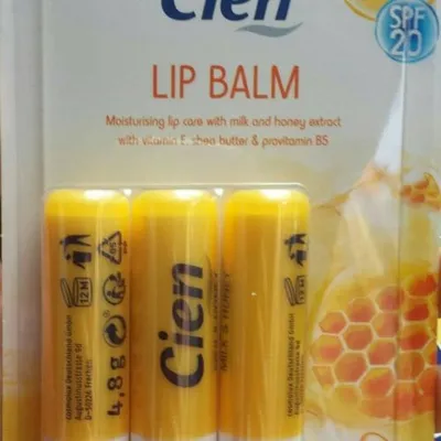 Cien Milk & Honey, Lip Balm (Balsam ochronny do ust w sztyfcie)