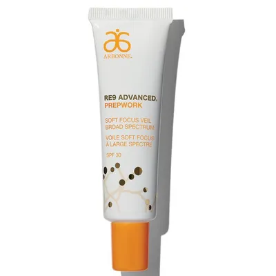 Arbonne RE9 Advanced Prepwork, Soft Focus Veil Broad Spectrum SPF 30 (Kryjący podkład)