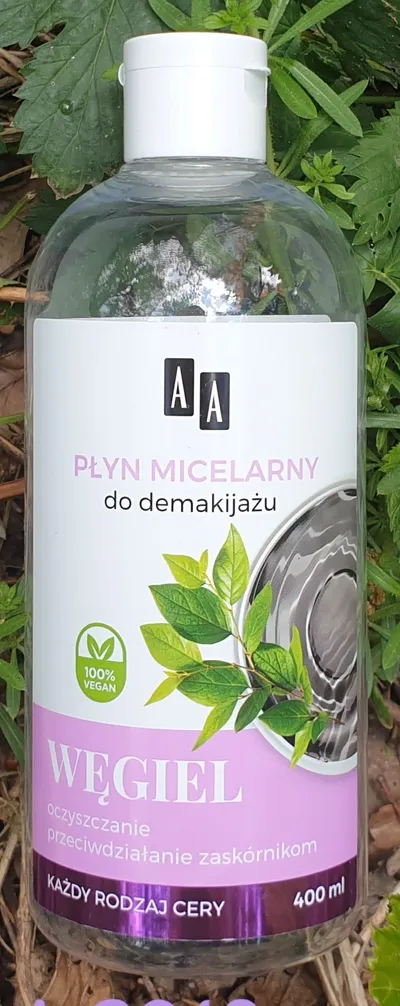 AA Płyn micelarny do demakijażu `Węgiel - oczyszczanie, przeciwdziałanie zaskórnikom`