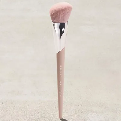 Fenty Beauty by Rihanna Face Shaping Brush 125 (Pędzel do konturowania)