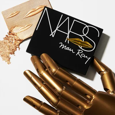 Nars NARS x Man Ray, Overexposed Glow Highlighter Double Take (Rozświetlacz do twarzy)