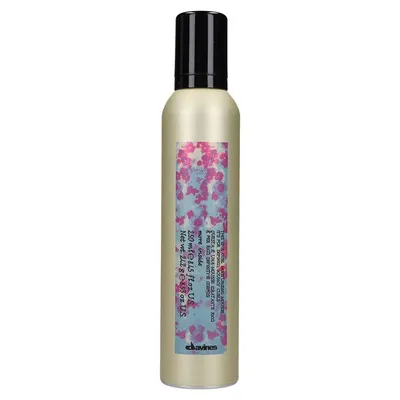 Davines This is a Curl Moisturizing Mousse (Pianka do nawilżania i podkreślania loków)