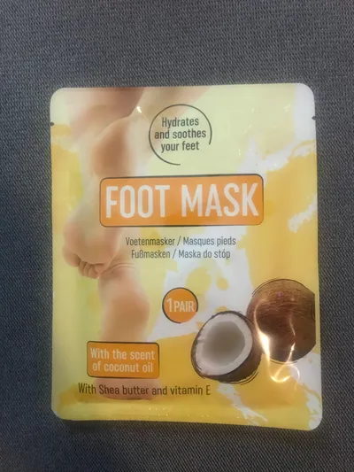 Action Foot Mask with the Scent of Coconut Oil (Maska do stóp o zapach oleju kokosowego)