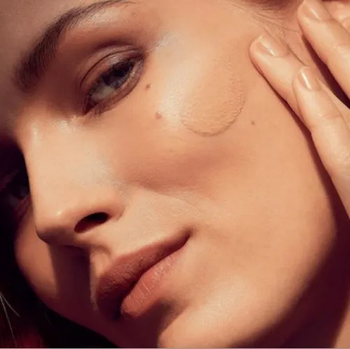 Oriflame Radiant Gel CC SPF 25 (Krem rozświetlający CC) - 2