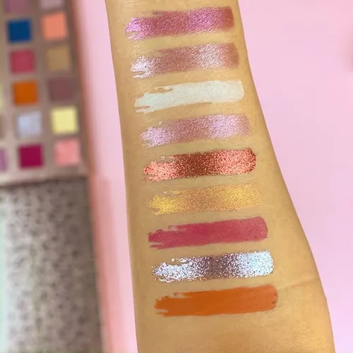 Revolution Pro New Neutral Blushed Eyeshadow Palette (Paleta 18 cieni do powiek) - 4