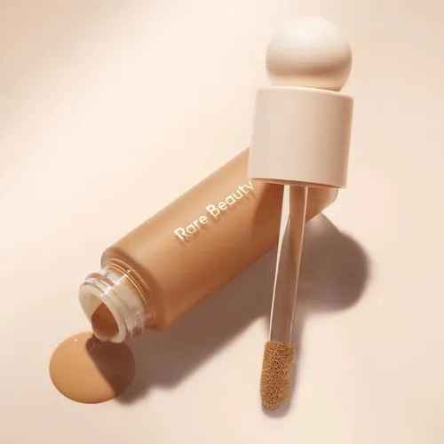 Rare Beauty Liquid Touch Weighttless Foundation (Podkład do twarzy) - 2