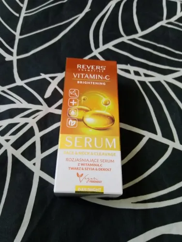 Revers Cosmetics Vitamin-C Brightening Serum (Rozjaśniające serum z witaminą C twarz, szyją, dekolt) - 1