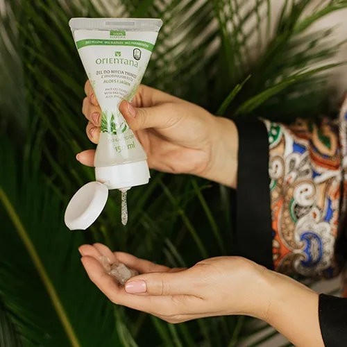 Orientana Żel do mycia twarzy z drobinkami ryżu `Aloes i jaśmin` - 3