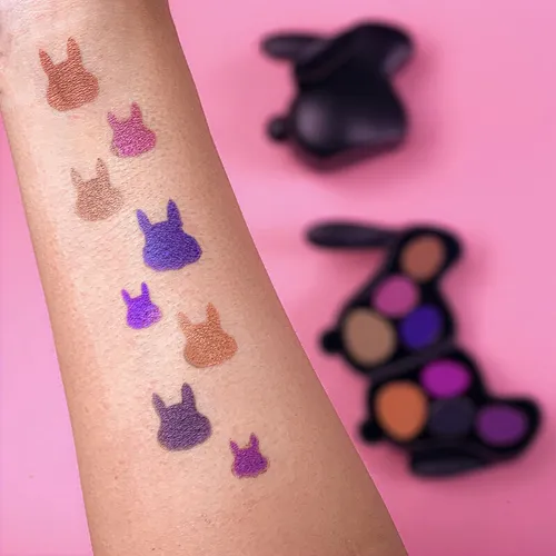 I Heart Revolution Revolution Pet Shop, Bunny Liquorice Eyeshadow Palette (Paleta 8 cieni do powiek) - 3