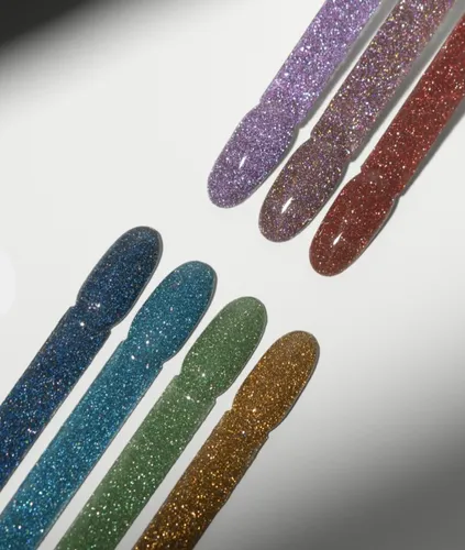 Indigo Nails Lab Kolekcja Migotki 2023, Lakier hybrydowy - 2