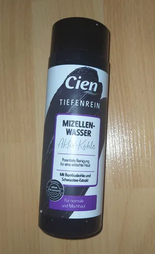 Cien Mizellenwasser Aktiv-Kohle (Płyn micelarny z aktywnym węglem i ekstraktem z czarnej herbaty)