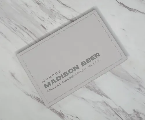 Morphe Brushes Morphe x Madison Beer, Channel Surfing Artistry Palette (Paleta cieni do powiek) - 2